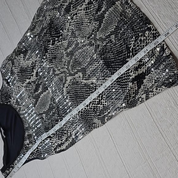 Express Snakeskin Sequin Tank Size XS - Picture 4 of 9